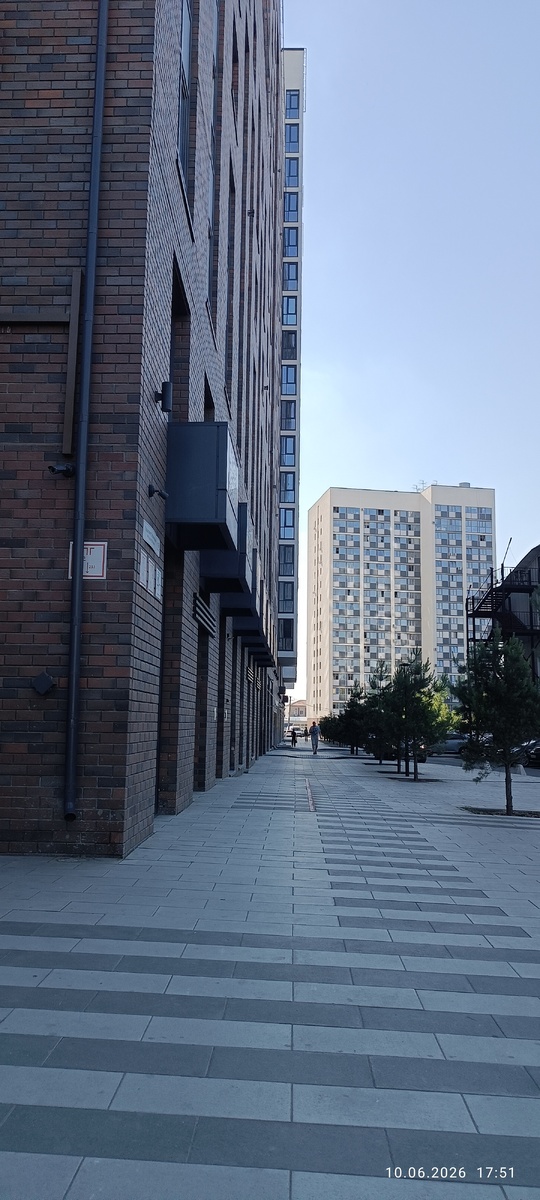 Где-то на просторах моего города. Фотография автора, июнь 2026 года. 