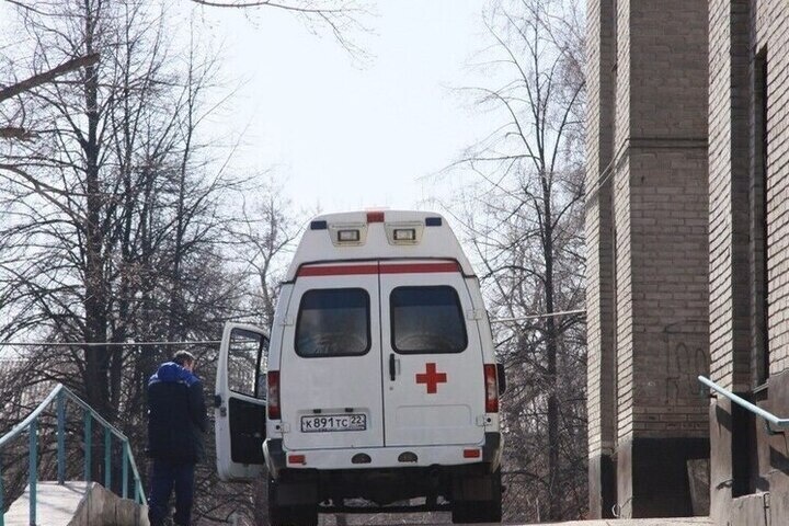 На Алтае у мужчины выявили тяжелую форму болезни Лайма после укуса клеща