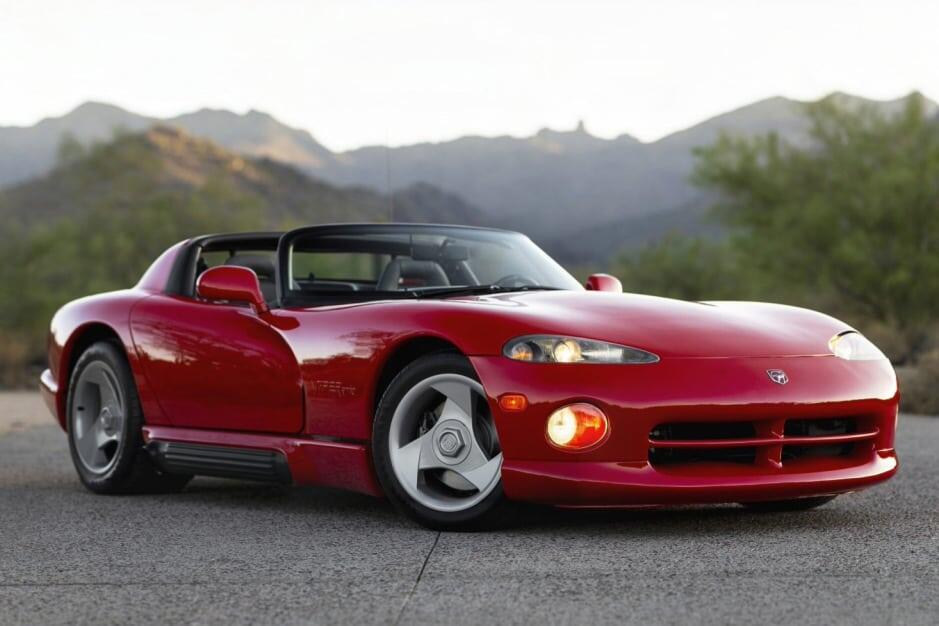 SR I Dodge Viper RT/10 1992  фото из открытых источников