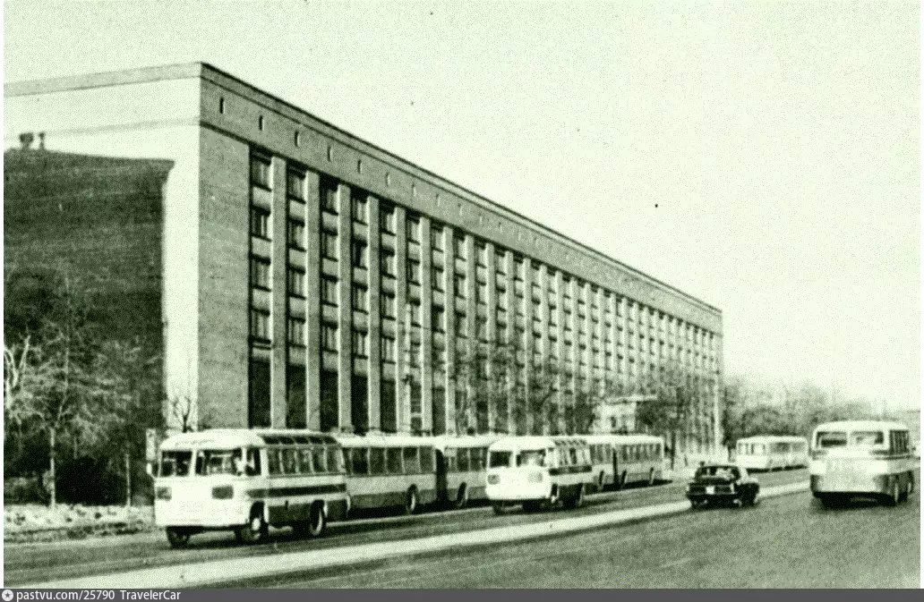 МАИ, 7-й корпус. 1971-1975 годы. Источник https://pastvu.com/p/25790.