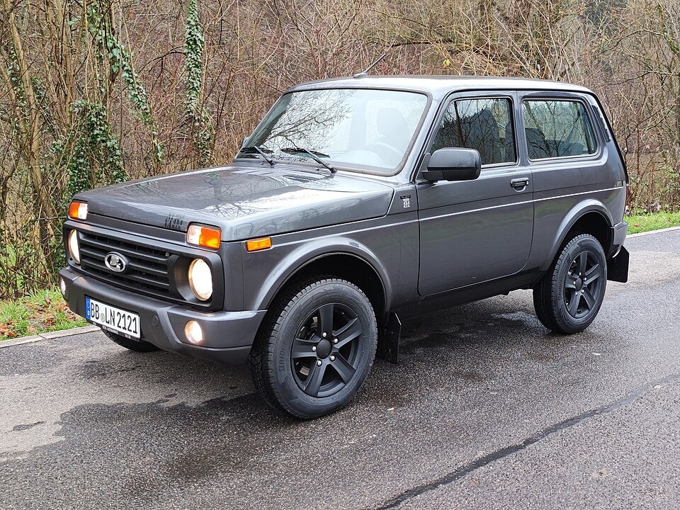    Niva Legend — про проходимость за свои деньги, а не про асфальтовый комфорт. Фото: DerSporti / Wikimedia Commons, CC BY-SA 4.0.