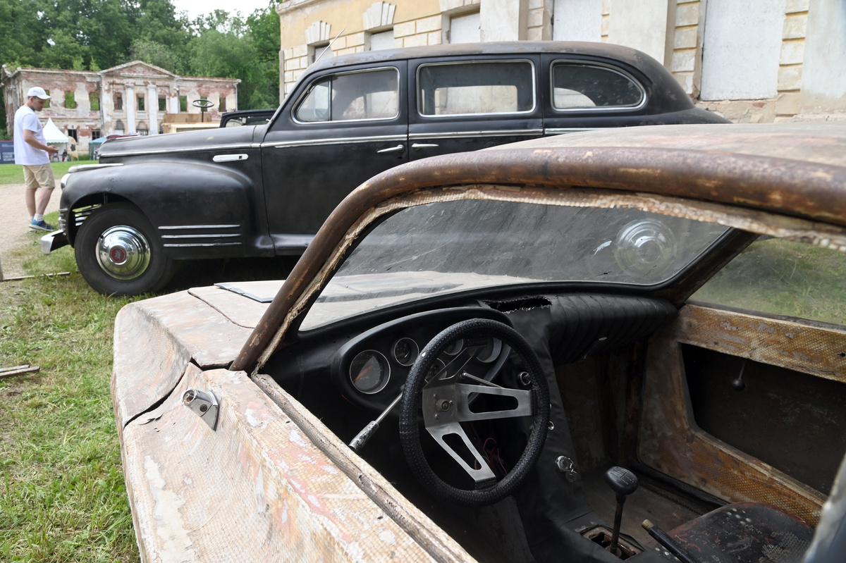 Сможете узнать по салону, на базе какого автомобиля сделано это советское спорт-купе, выпущенное тиражом 6 экземпляров?