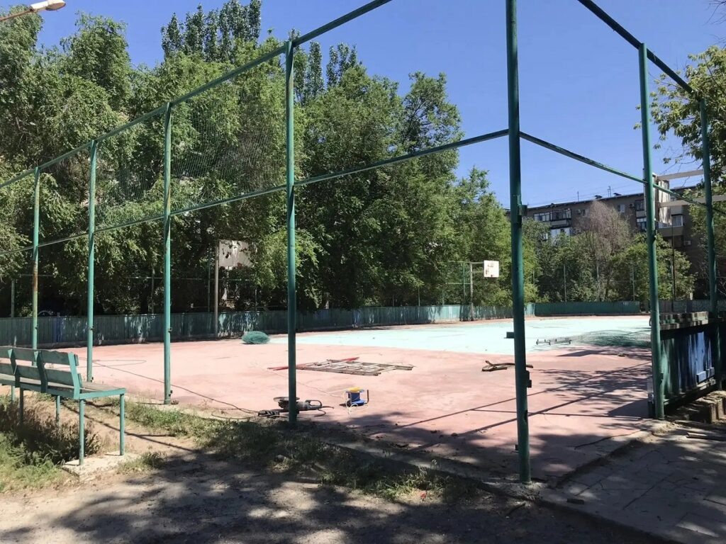     Стоянка вместо спорта: волжанка возмущена сносом дворовой площадки

