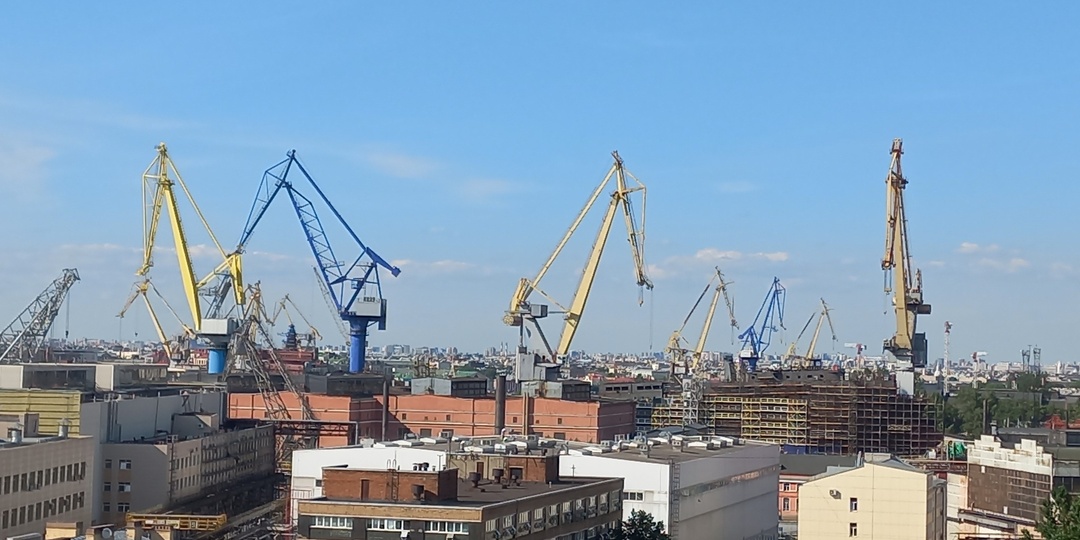Где можно посмотреть на Петербург с высоты, не боясь упасть с крыши. #3. Крыша солодовни