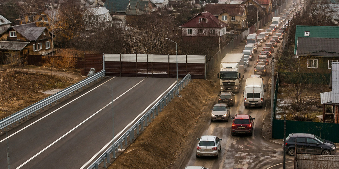 В Лобне Северный подъезд заканчивается в частном секторе