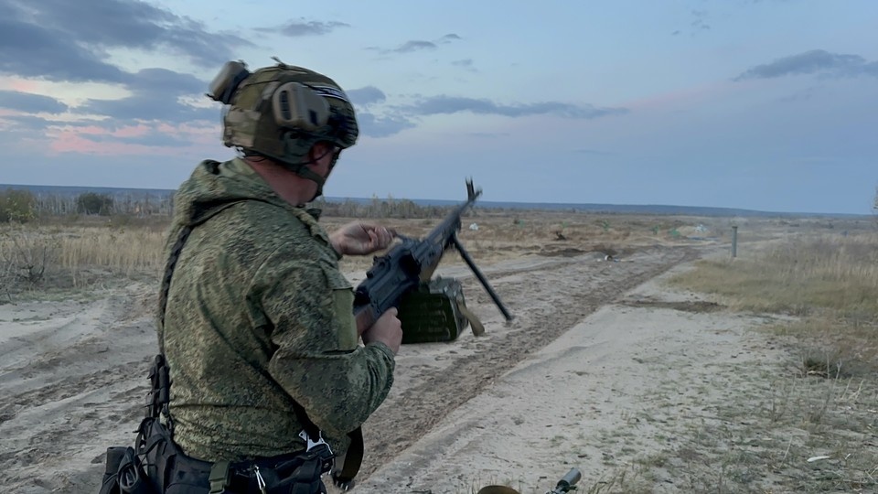    Российские бойцы наносят поражение противнику Архив "КП"