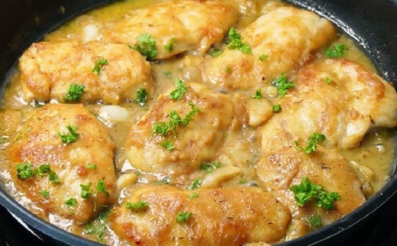 Секрет сочной куриной грудки: идеальный соус придаёт блюду двойную сочность 
