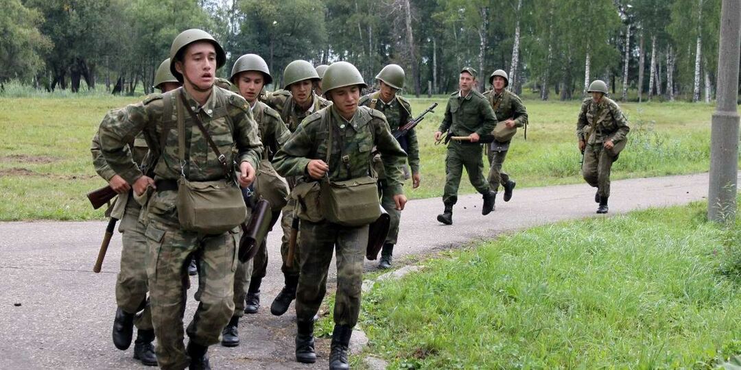 Тяготы и лишения воинской службы