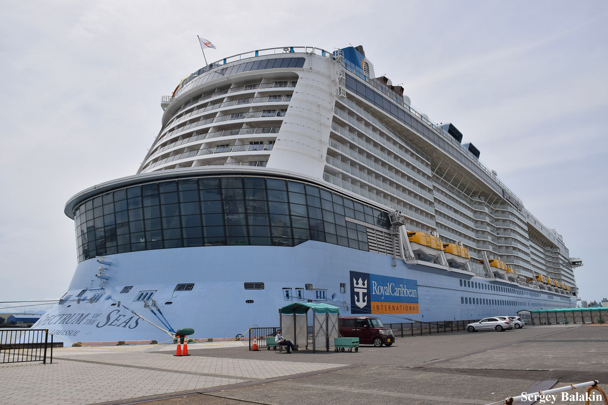 «Spectrum of the Seas» в порту Симидзу. Здесь и далее – фото автора