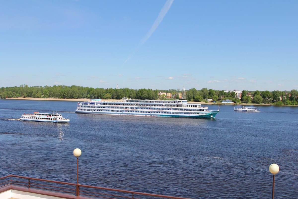 Вид на Волгу с набережной Ярославля