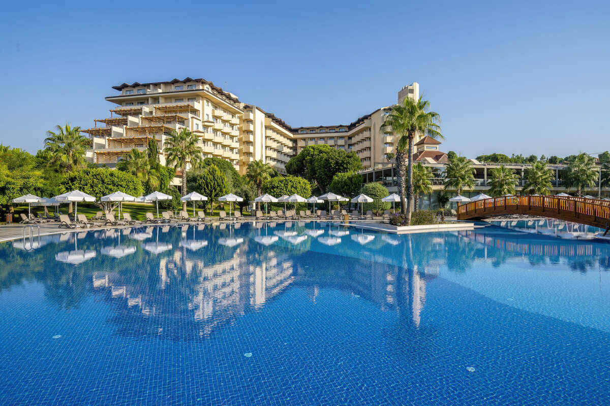 Отель Bellis Deluxe Hotel 5