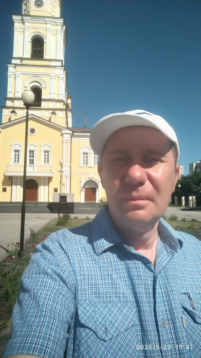 Я на фоне Спасо‑Вознесенского кафедрального собора.