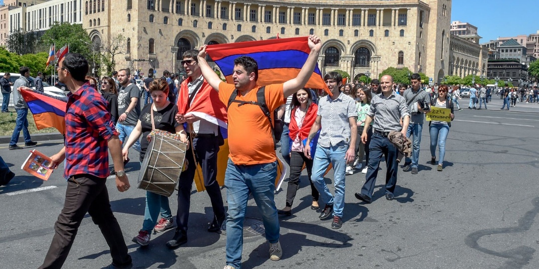 Не слушают армяне советов Лукашенко: не торопитесь, не теряйте–значит будет как в сказке Пушкина