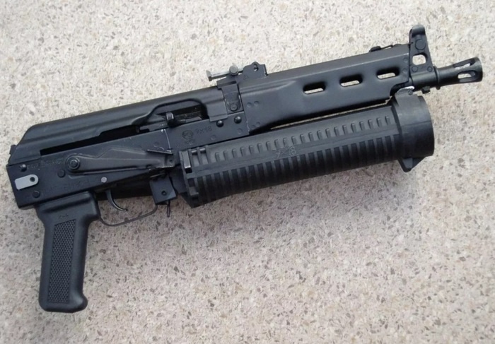 «Бизон» снабжен большим магазином шнекового типа. Фото: guns.club
