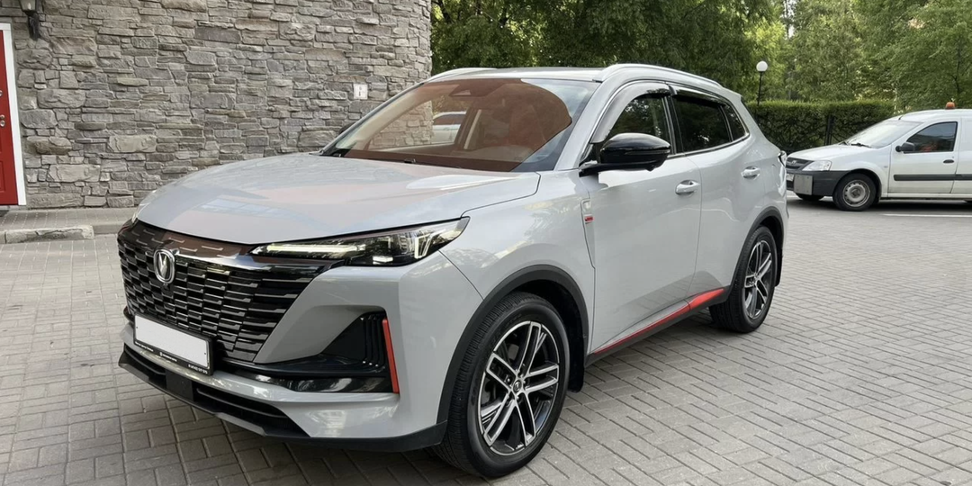 Тесть пересел с Toyota RAV4 (2016 - 133.513 км) на Changan Uni-S (CS55 Plus). Через месяц он рассказал, какой автомобиль лучше и почему
