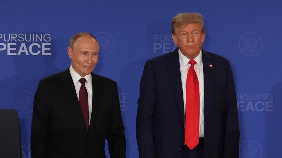     Посол Дарчиев: Путин и Трамп намерены восстановить отношения между РФ и США Jae C. Hong/AP/TASS