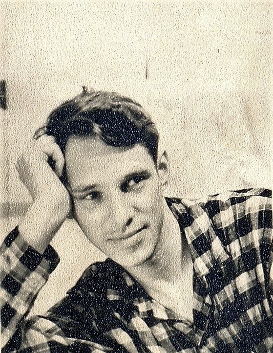 На снимке Петров Юрий Сергеевич. Полярный. 1960 г.