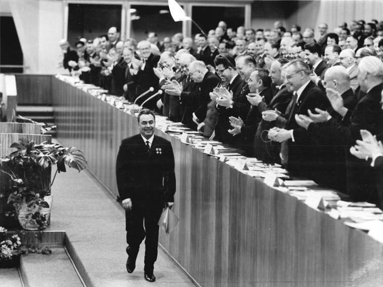 Bundesarchiv, Bild 183-F0418-0001-020 / Gahlbeck, Friedrich / CC-BY-SA 3.0