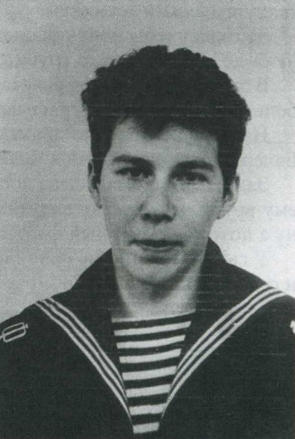 Скан из личной коллекции автора. / Кок-инструктор старший матрос Суханов Валерий Иванович. Родился в г. Выкса Горьковской области. 31.05.1968 - 07.04.1989. Взят морем.