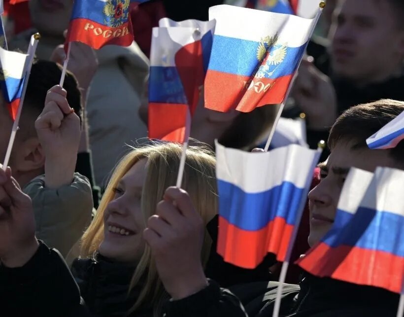  Главным символом Дня России является триколор   © РИА Новости.Фотография Максим Богодвид