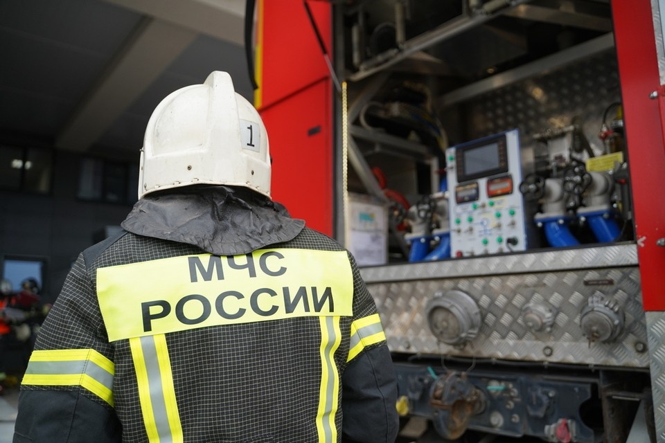    Новосибирская область направила 25 пожарных-десантников в Томскую область. Светлана МАКОВЕЕВА