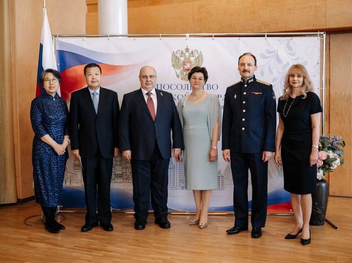    Торжественный прием по случаю Дня России в посольстве РФ в Швеции | © Фото : Russian Embassy, Sweden/Telegram