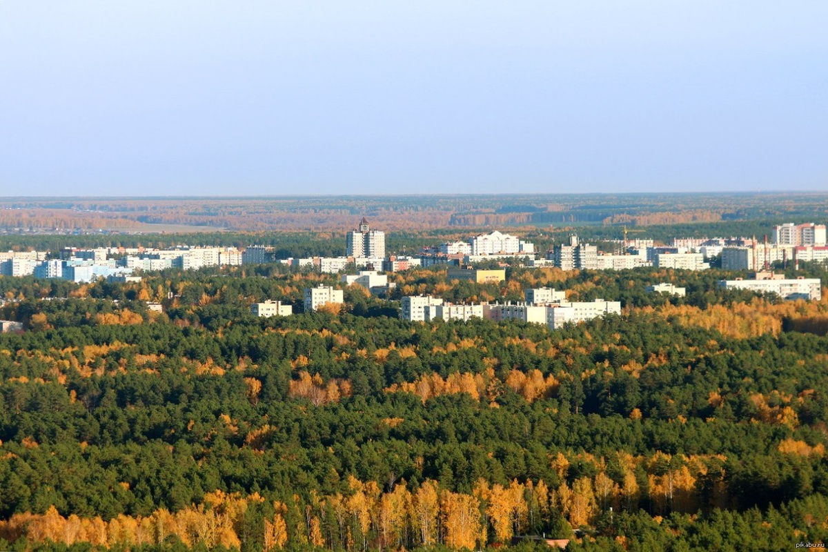 Снежинск с воздуха. Закрытый наукоград на берегу озера Синара, Челябинская область