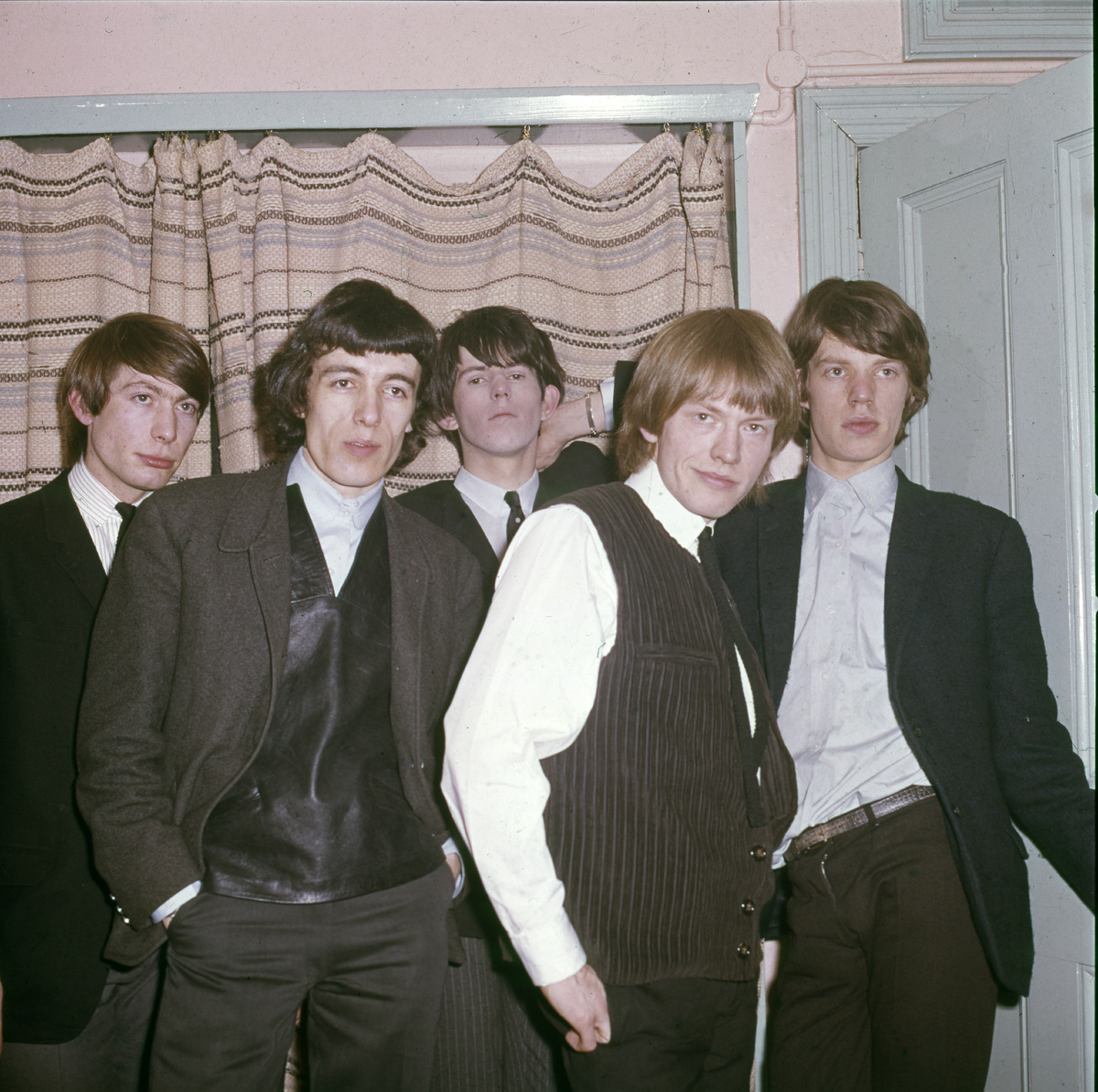 Билл Уаймен, второй слева, в составе Rolling Stones в 1963 году, был самым большим ловеласом в группе.