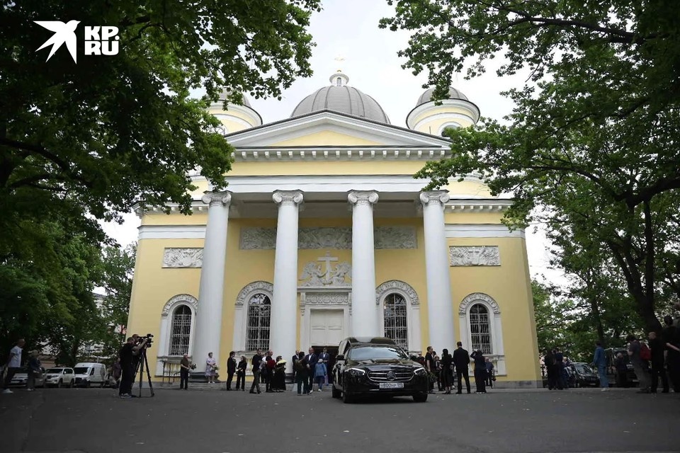    Вход в Спасо-Преображенский собор был открыт для всех желающих. Алексей БУЛАТОВ