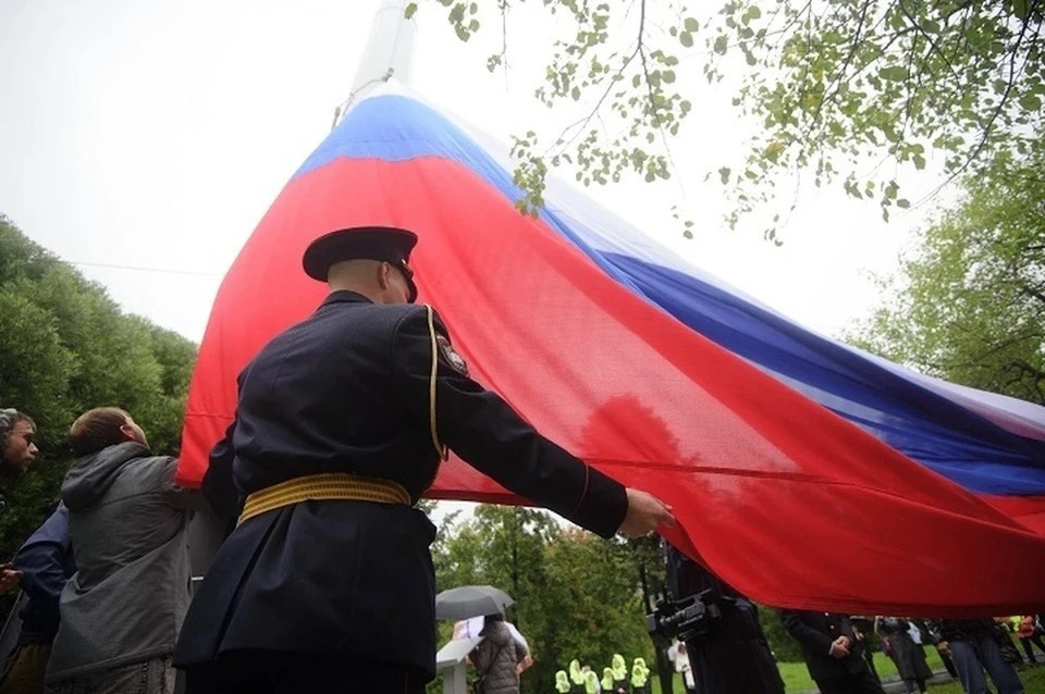    В патриотической акции приняли участие более тысячи местных жителей Алексей БУЛАТОВ