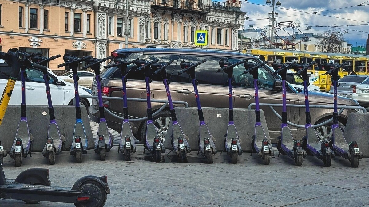    Сейчас самокаты могут бывать в центре только транзитом, но и это может измениться   gorod55.ru