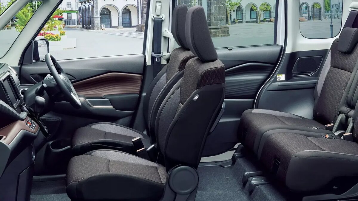    Интерьер Suzuki Solio. Фото Suzuki