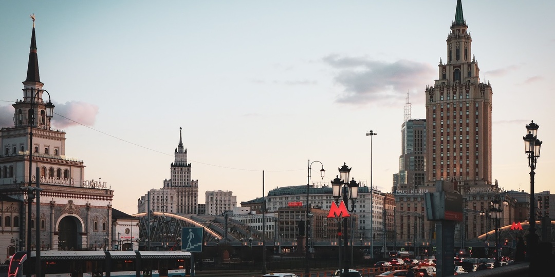 Как отдыхать в Москве и не разориться: 7 идей от бесплатных экскурсий до ужинов за 300 рублей