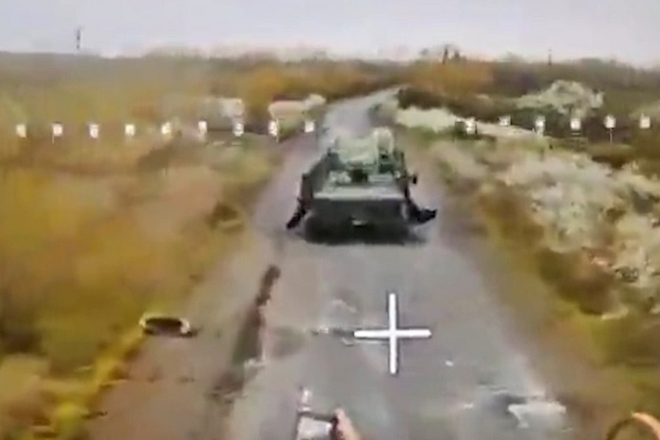    Беспилотники ВС РФ уничтожили четыре бронемашины и две САУ ВСУ в ДНР Минобороны РФ