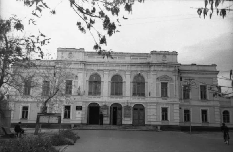 Саратовский драматический театр имени Карла Маркса. Фото oldsaratov.ru