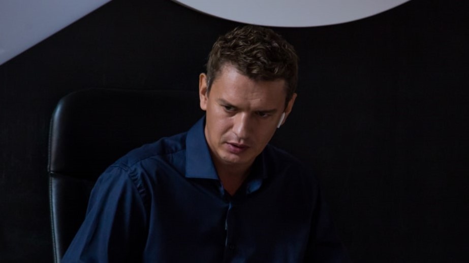 Алексей Митин в главной роли в сериале «Инсайт»