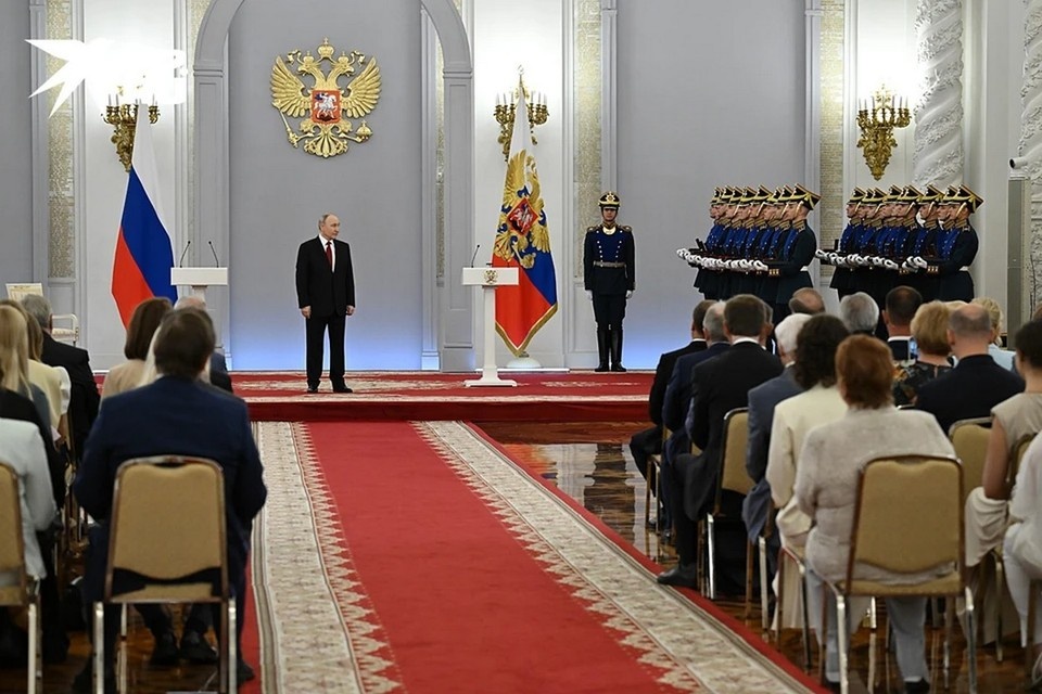    С заявлением Путин выступил во время встречи с военнослужащими в Кремле в пятницу, 12 июня. Иван МАКЕЕВ