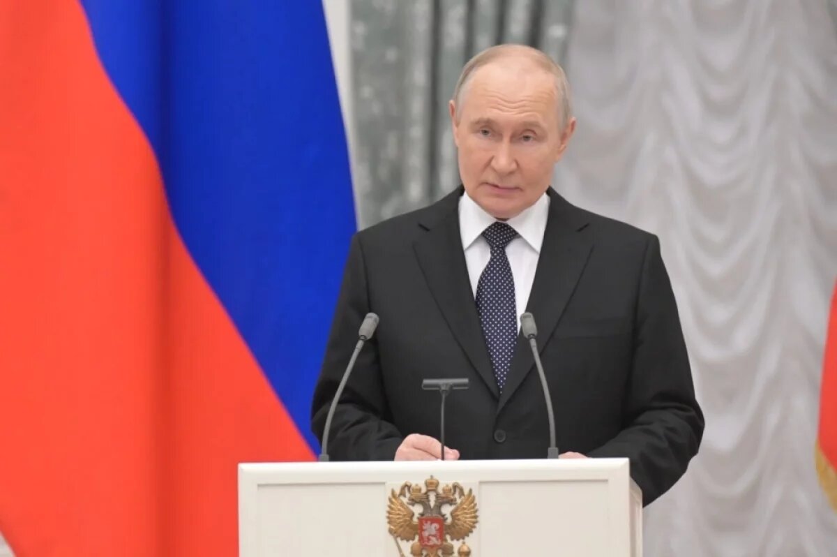    Путин присвоил звание Героя Труда машинисту Владимиру Данилову