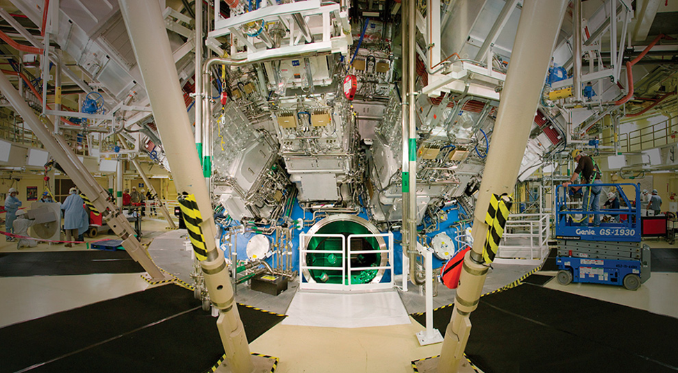 Установка для лазерного термоядерного синтеза National Ignition Facility . Источник: atomic-energy.ru