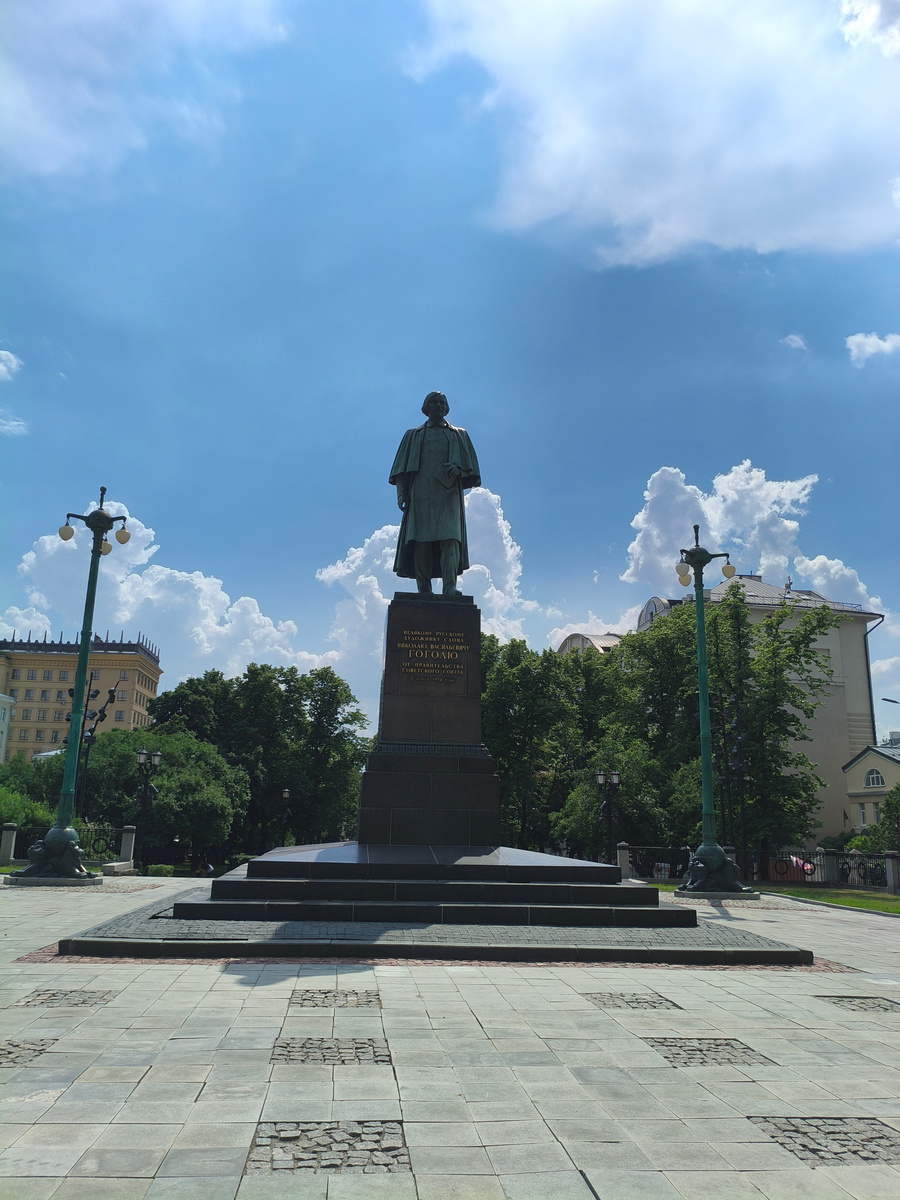 Ах, Николай Васильевич, милый!..