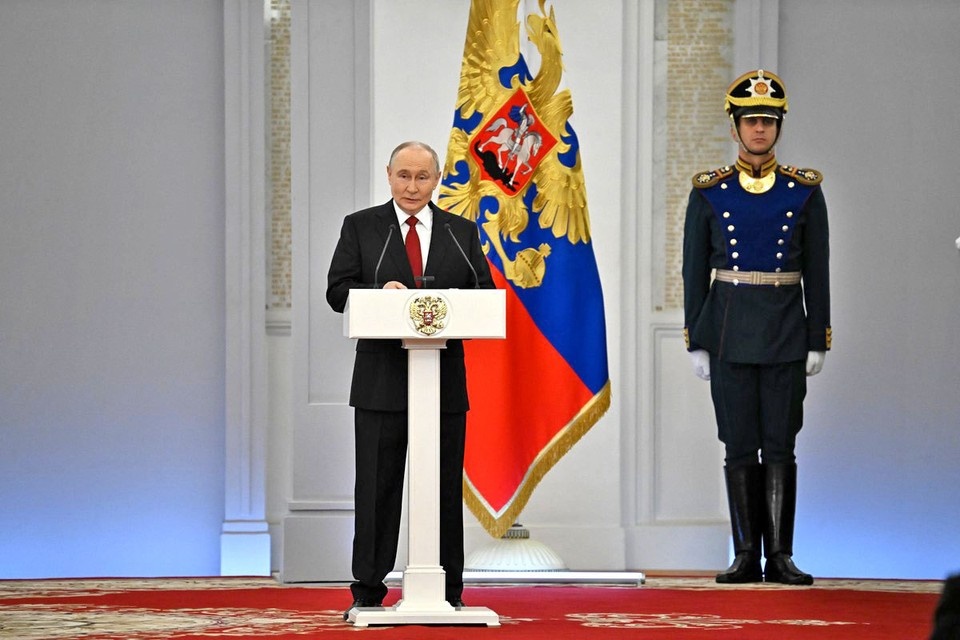    Владимир Путин, когда вручал в Кремле госнаграды лучшим россиянам, сказал: «Всевышний Господь всегда с нашей страной». Иван МАКЕЕВ