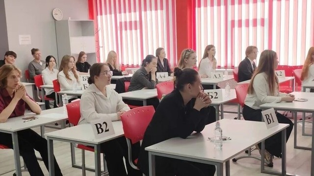 В Тверской области продолжается ЕГЭ, вчера сдавали обществознание или физику