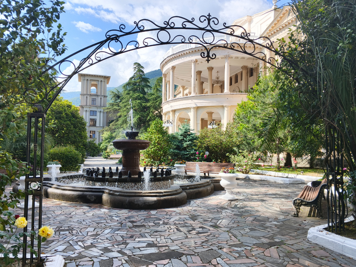 "Amra Park‑Hotel & Spa" в Гагре. Абхазия-2026