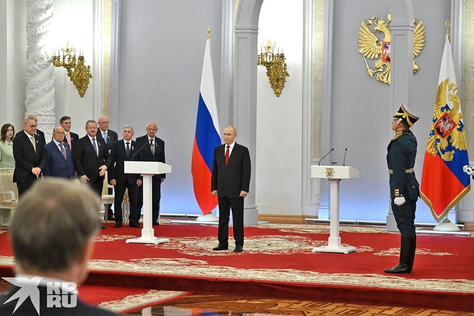    12 июня, в День России, Владимир Путин по традиции провел церемонию вручения медалей «Герой Труда Российской Федерации» и Государственных премий в Георгиевском зале Большого Кремлевского дворца. Иван МАКЕЕВ