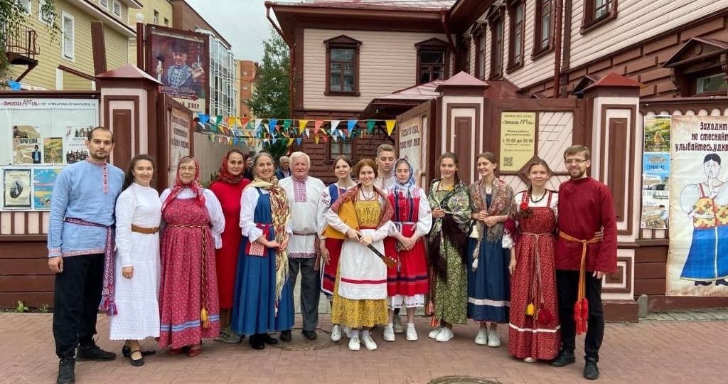РОССИЯ НАЧИНАЛАСЬ НЕ С МЕЧА