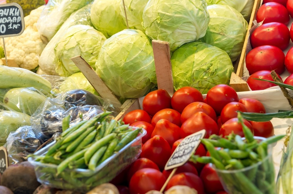    Власти призывают покупать продукты только в проверенных местах