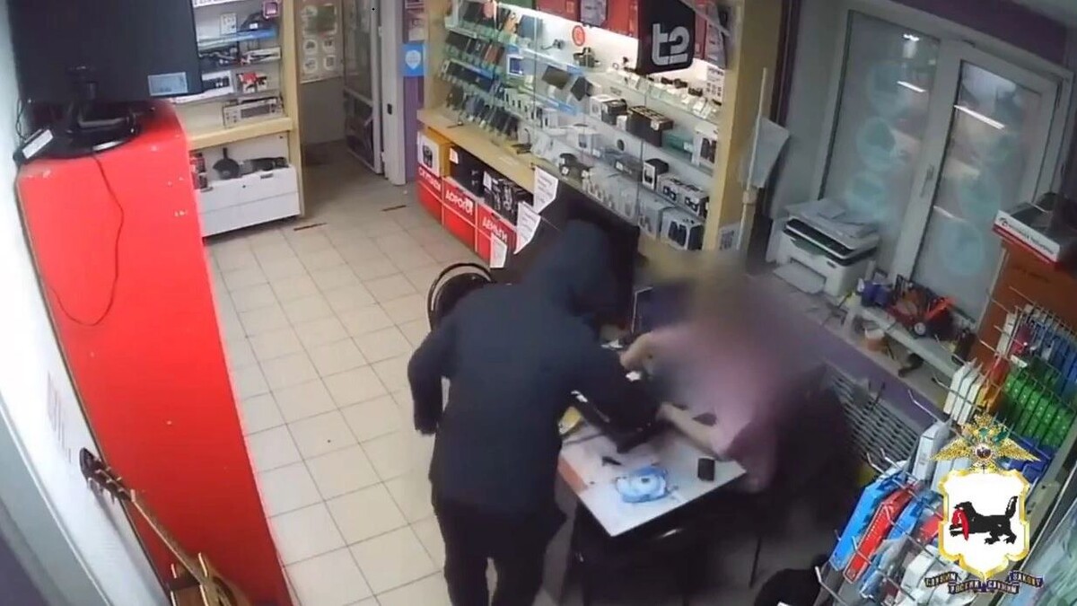    Кадр видео max.ru/mvd_38/AZ6-u_QYSy4