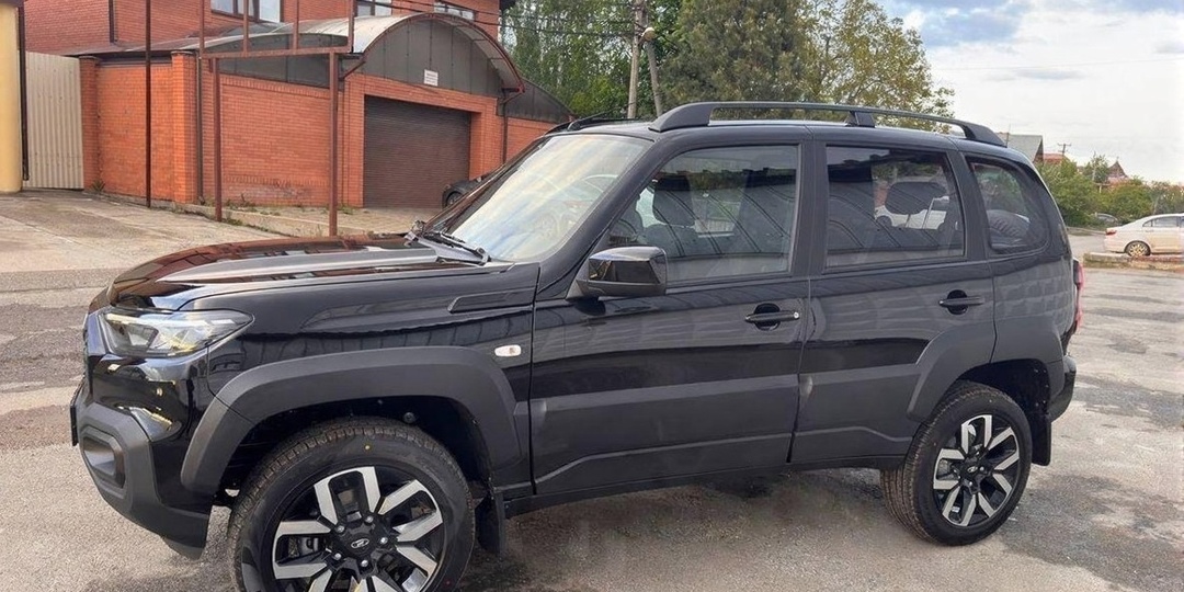 Купил Ниву Тревел в полном фарше, пересел с Шевроле на Тревел, уже третья Нива