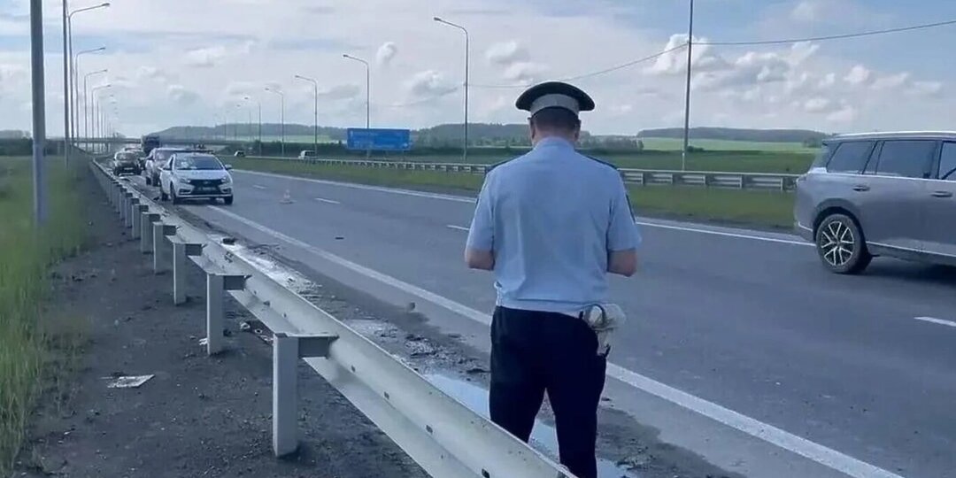 На свердловской трассе женщина-водитель насмерть сбила велосипедиста