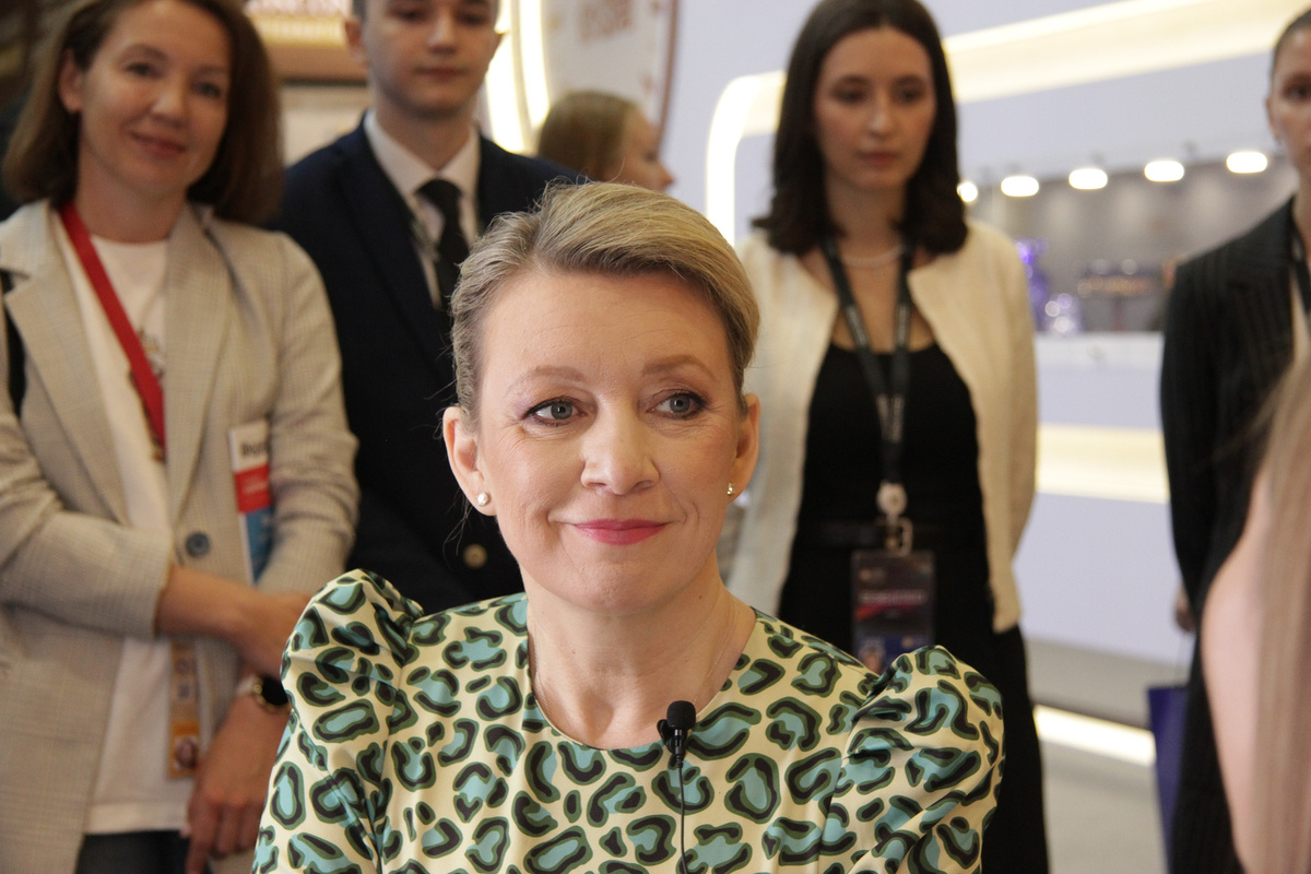 Представитель МИД рассказала, о чем композиция «Взлетаем на грозу»..  Фото: ФедералПресс / Дмитрий Шевалдин